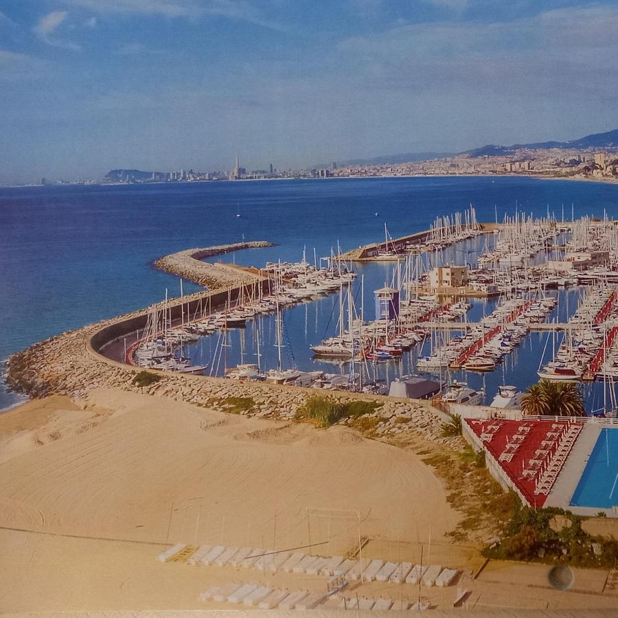 Lydia'S Port Nautic & Beach Masnou Exteriör bild
