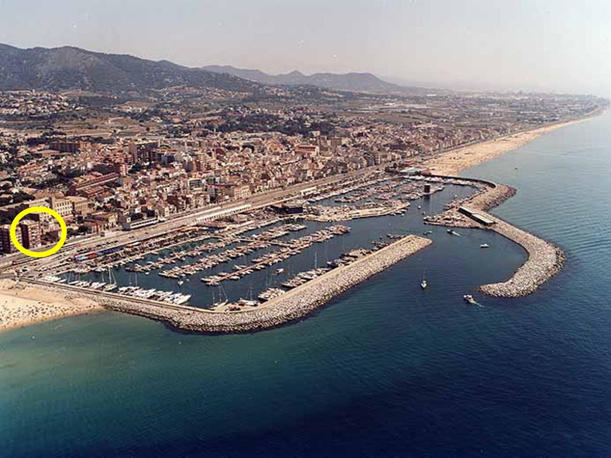 Lydia'S Port Nautic & Beach Masnou Exteriör bild